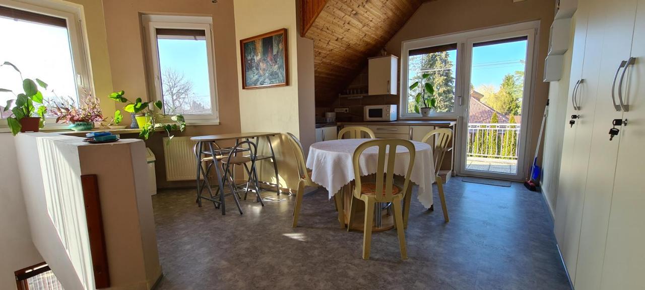 Hajas Familia Kiado Szobak Balatonmariafurdo Exterior photo